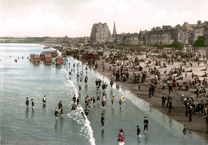 Tipi da spiaggia: la moda delle macchine da bagno
